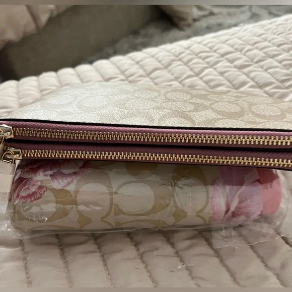 NWT- Coach Keith Haring 7 piece tote set- Firm! - Picture 10 of 16